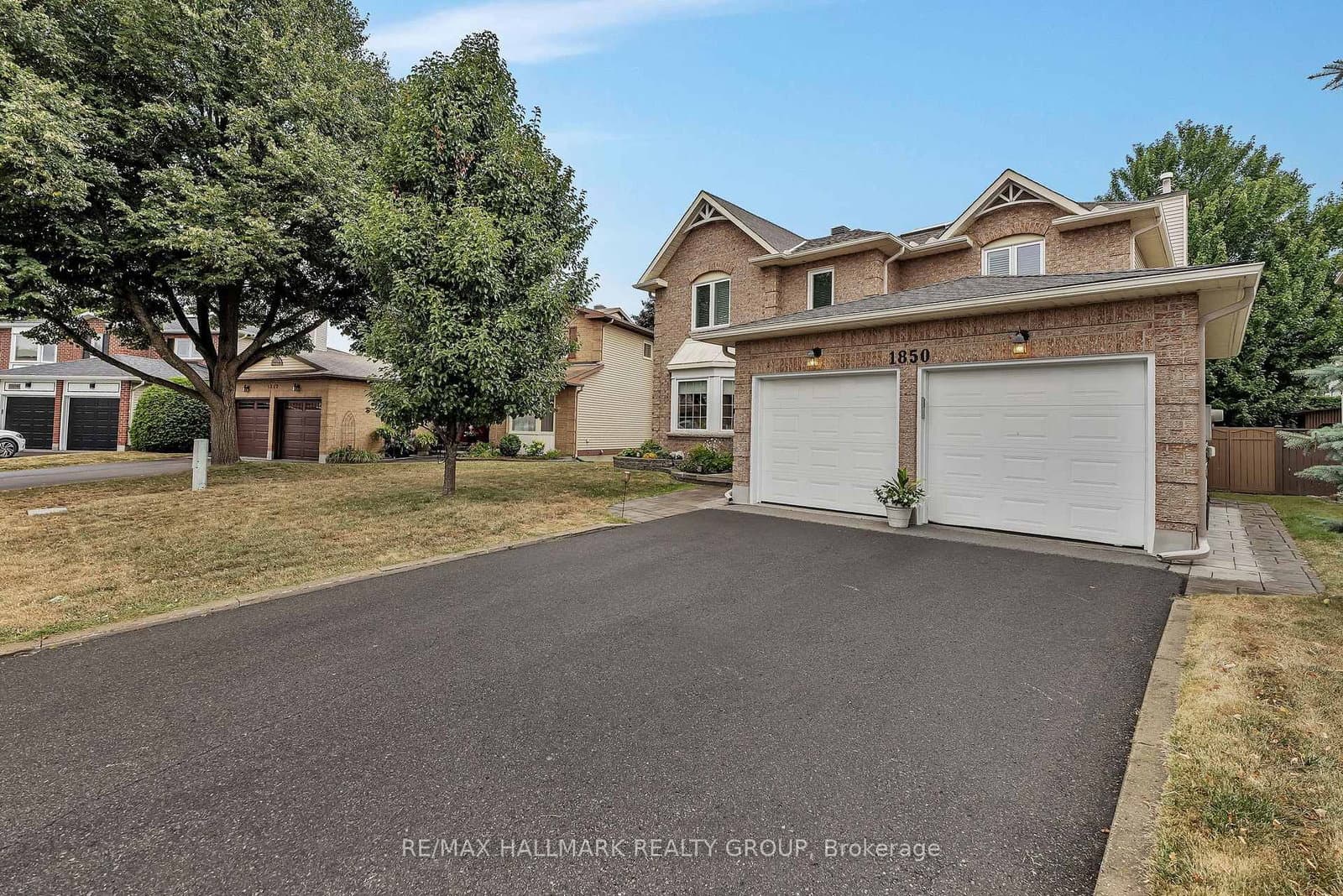 1850 Thornecrest Street, Orleans, ON — photo 2