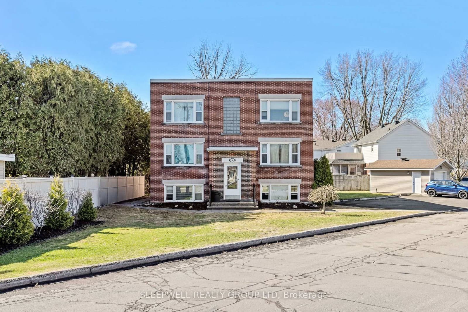 54 Centennial Boulevard, Ottawa, ON