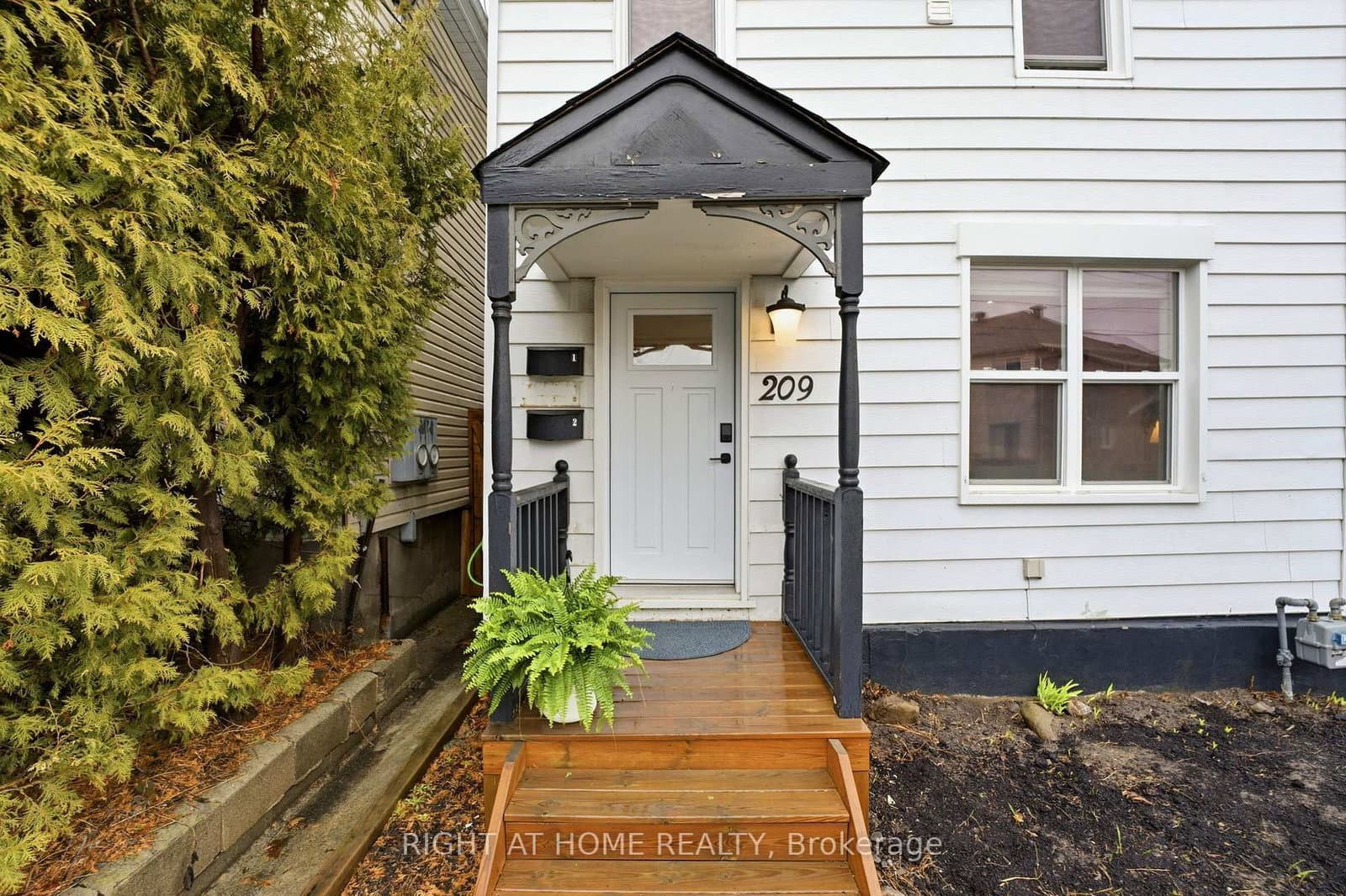 209 Marier Avenue, Ottawa, ON — photo 2