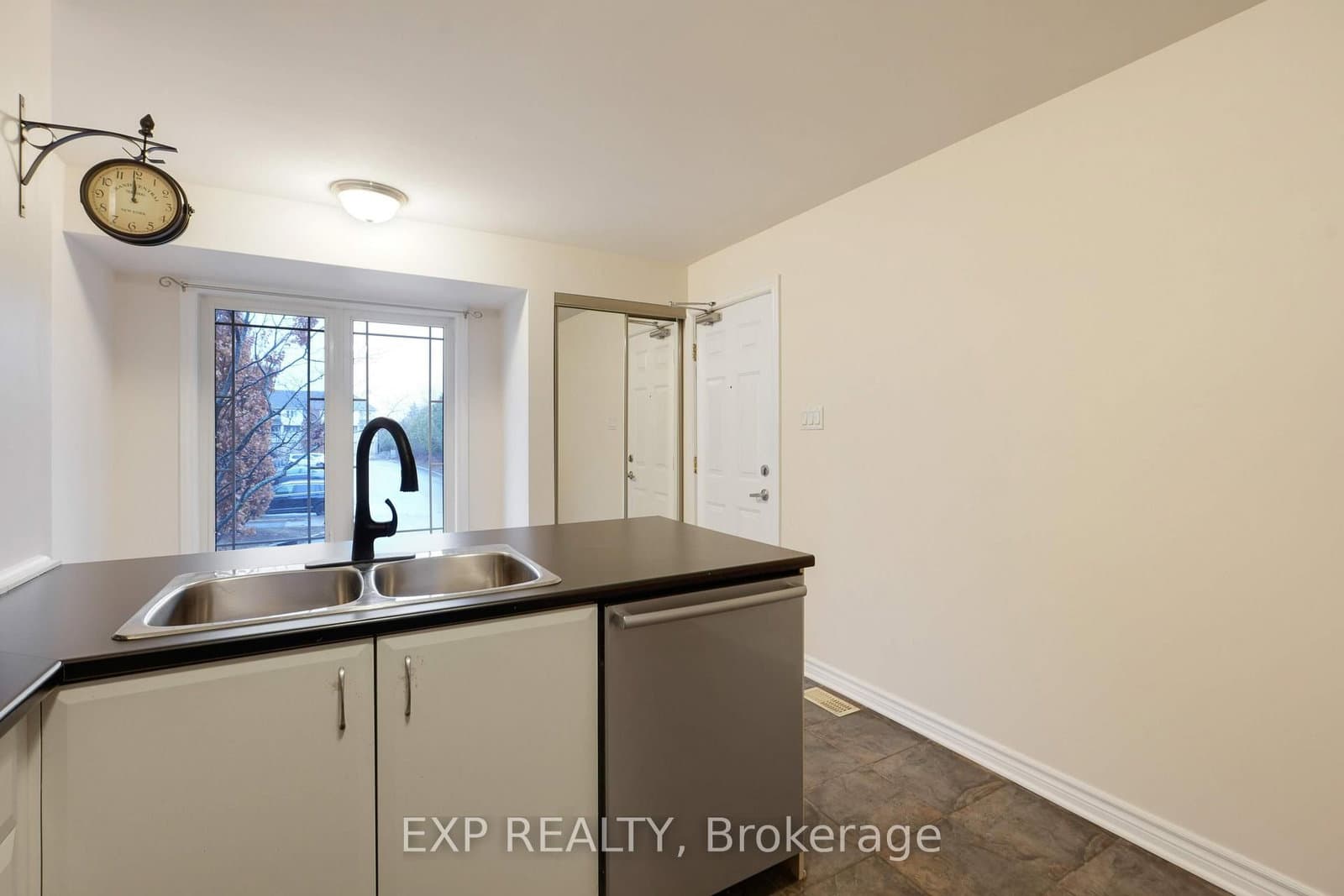 201 - 201 Paseo Private, Ottawa, ON — photo 3