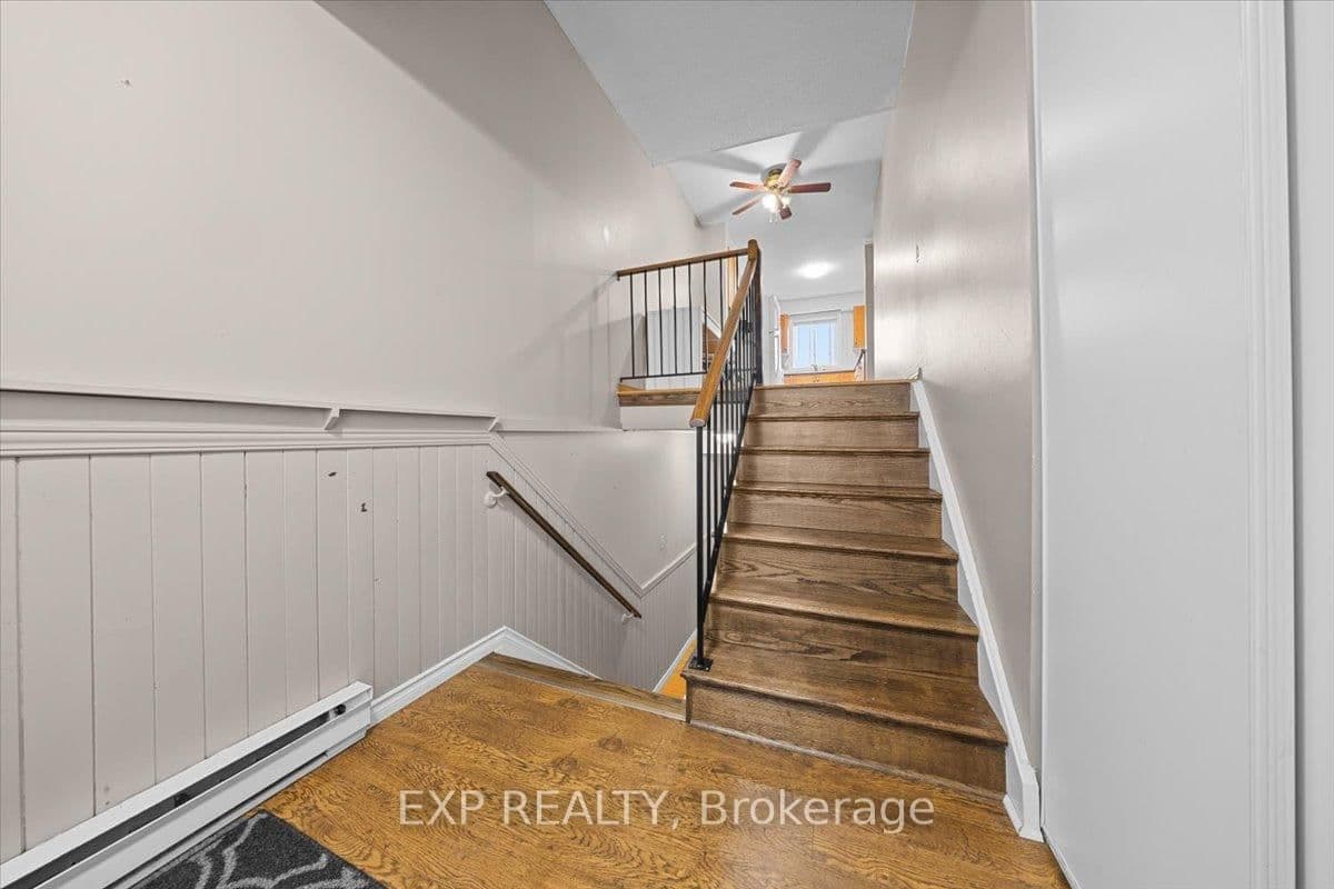 140 Castlegreen Private, Ottawa, ON — photo 2