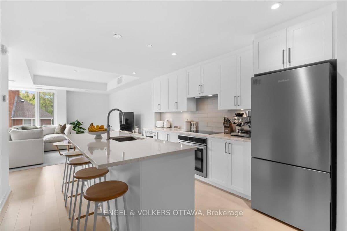 201 - 11 Galt Street, Ottawa, ON — photo 2