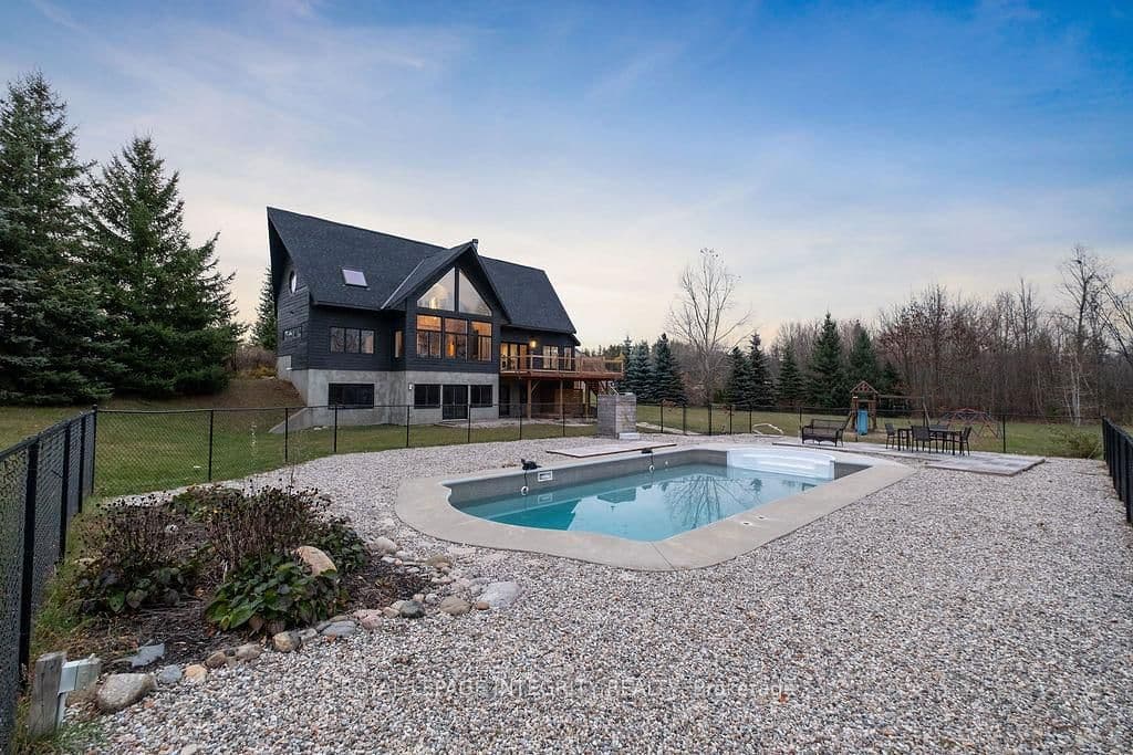 11 Brads Court, Ottawa, ON — photo 2