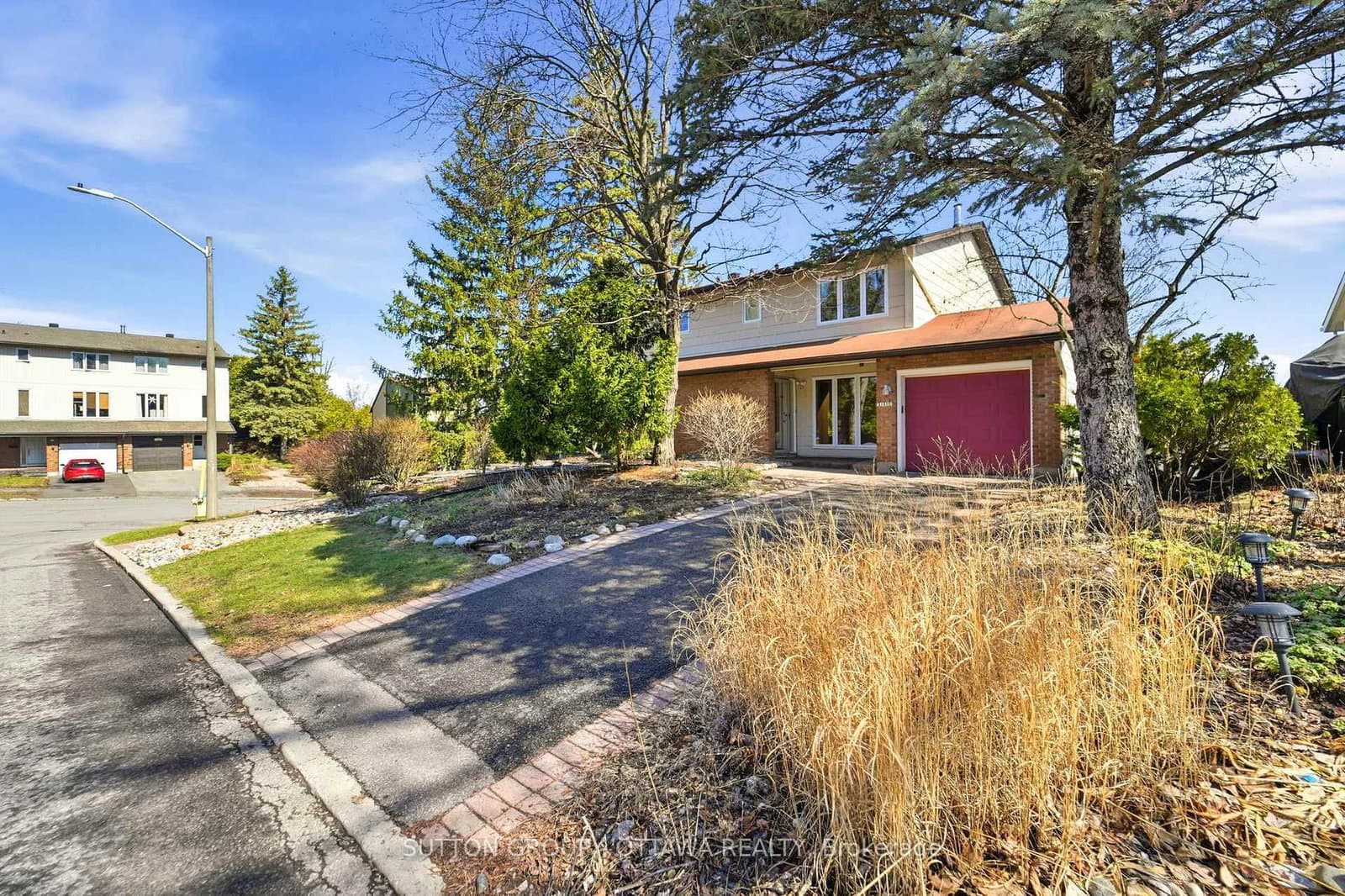 110 Pigeon Terrace, Ottawa, ON — photo 3