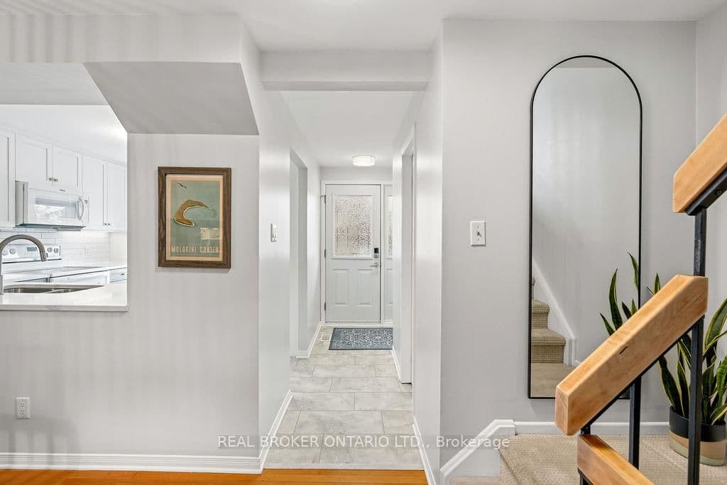 1095 Avignon Court, Ottawa, ON — photo 3