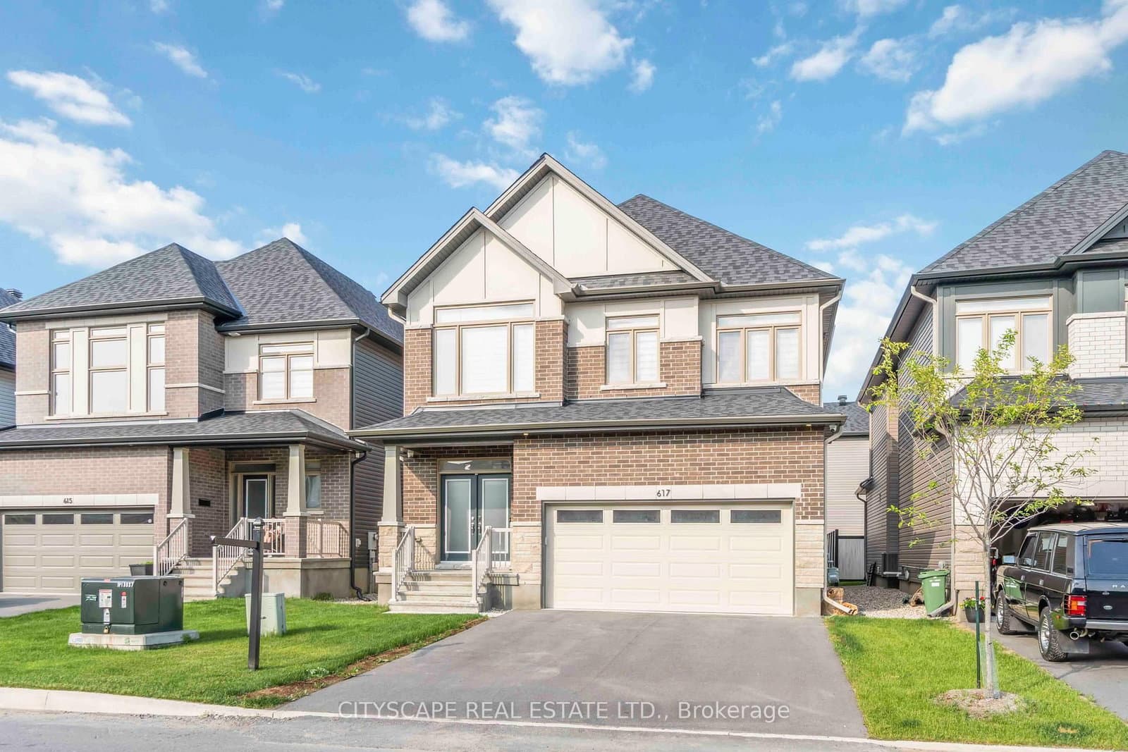 617 Kenabeek Terrace, Ottawa, ON