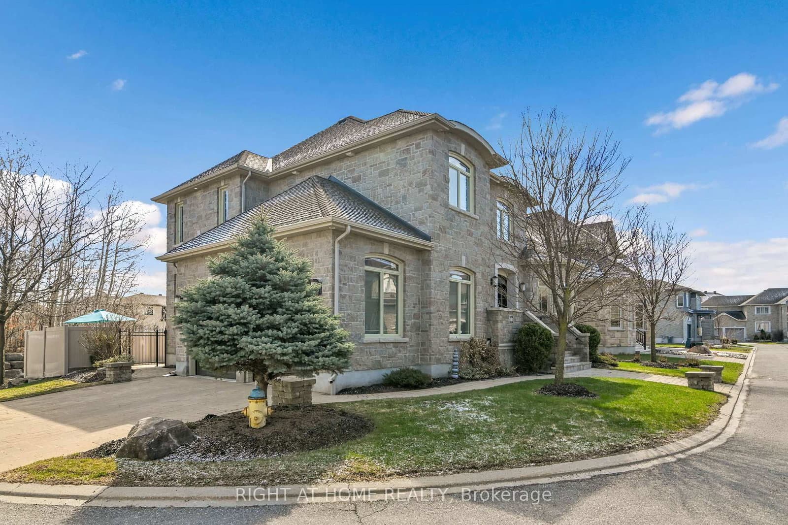 131 Issam Private, Ottawa, ON — photo 3