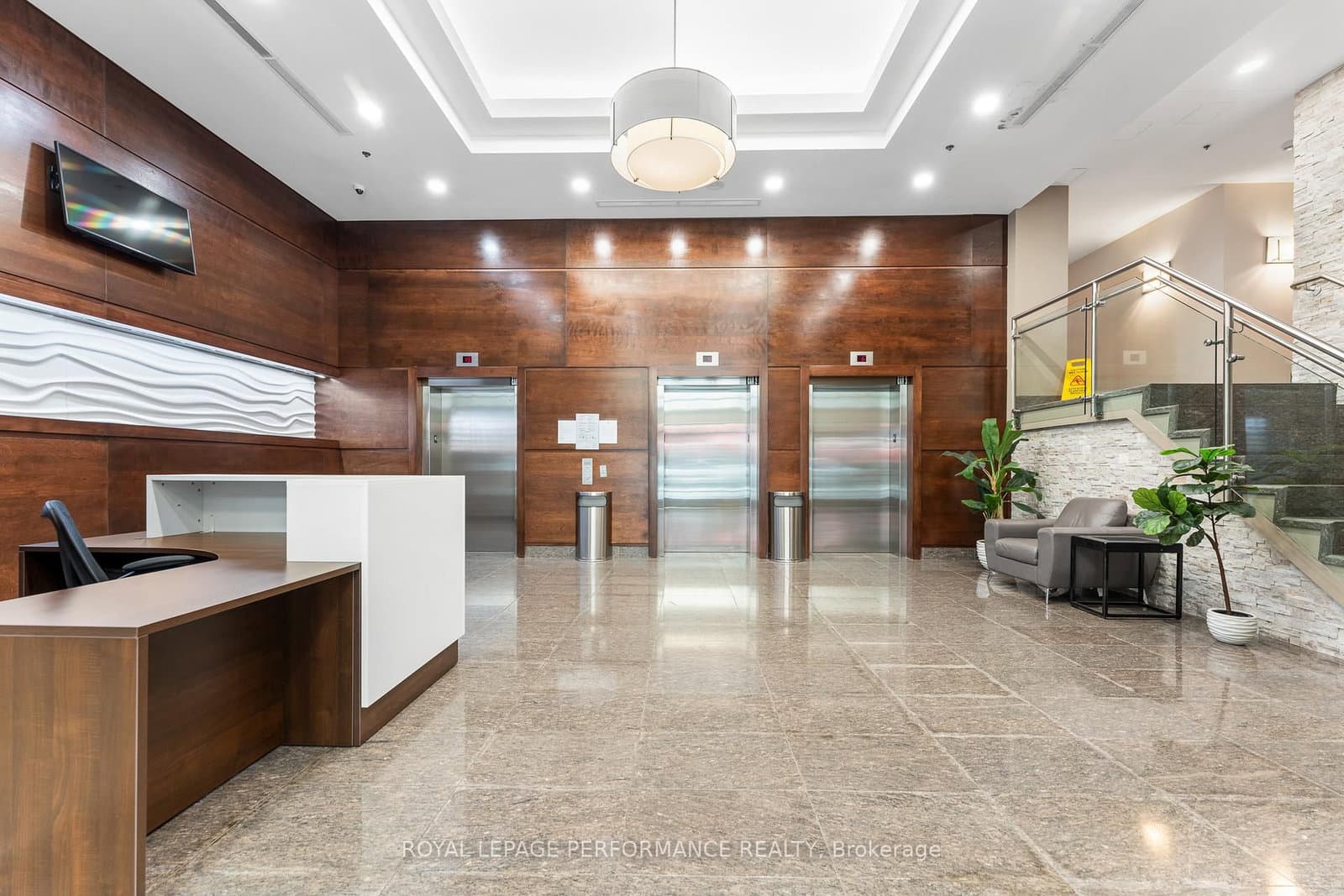 1504 - 238 Besserer Street, Ottawa, ON — photo 3