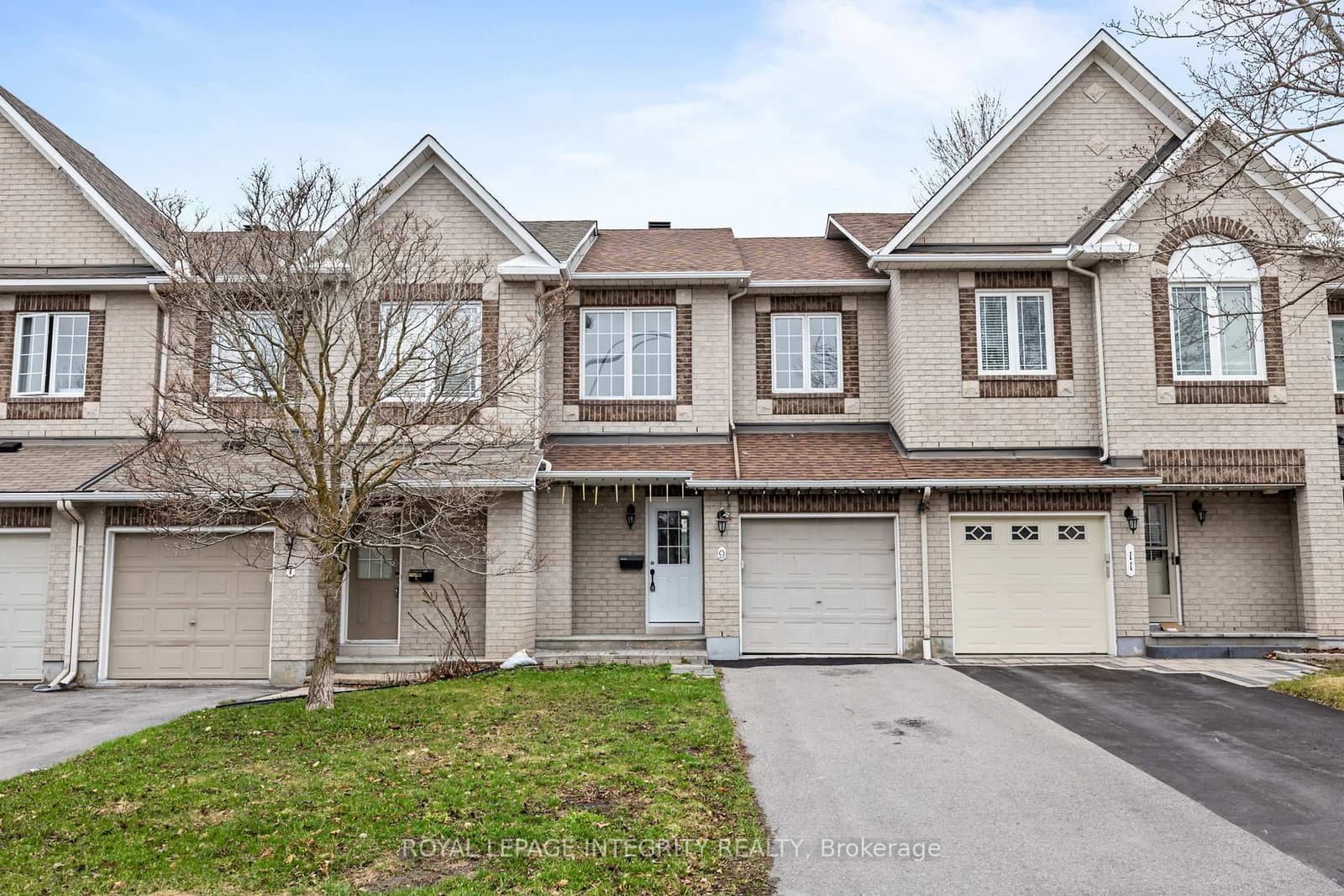 9 Flowertree Crescent, Ottawa, ON