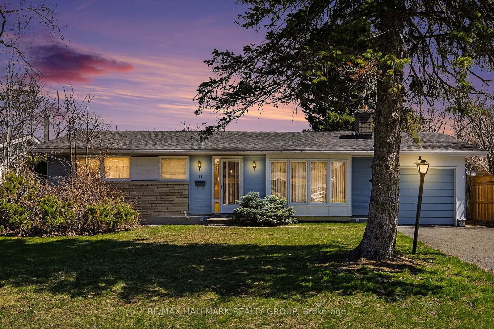 13 Beaumaris Drive, Ottawa, ON — photo 2