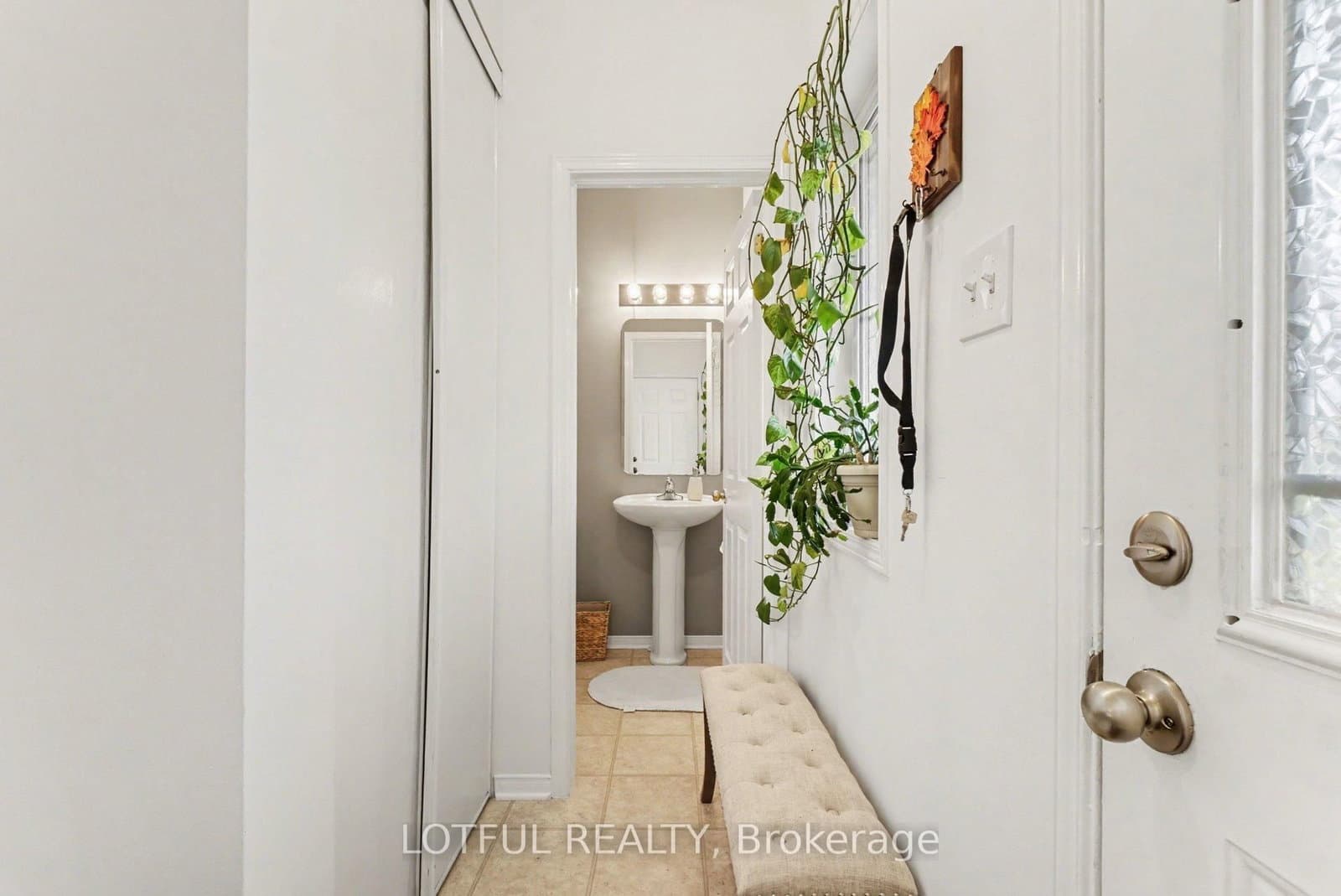 3 Collington Street, Ottawa, ON — photo 2