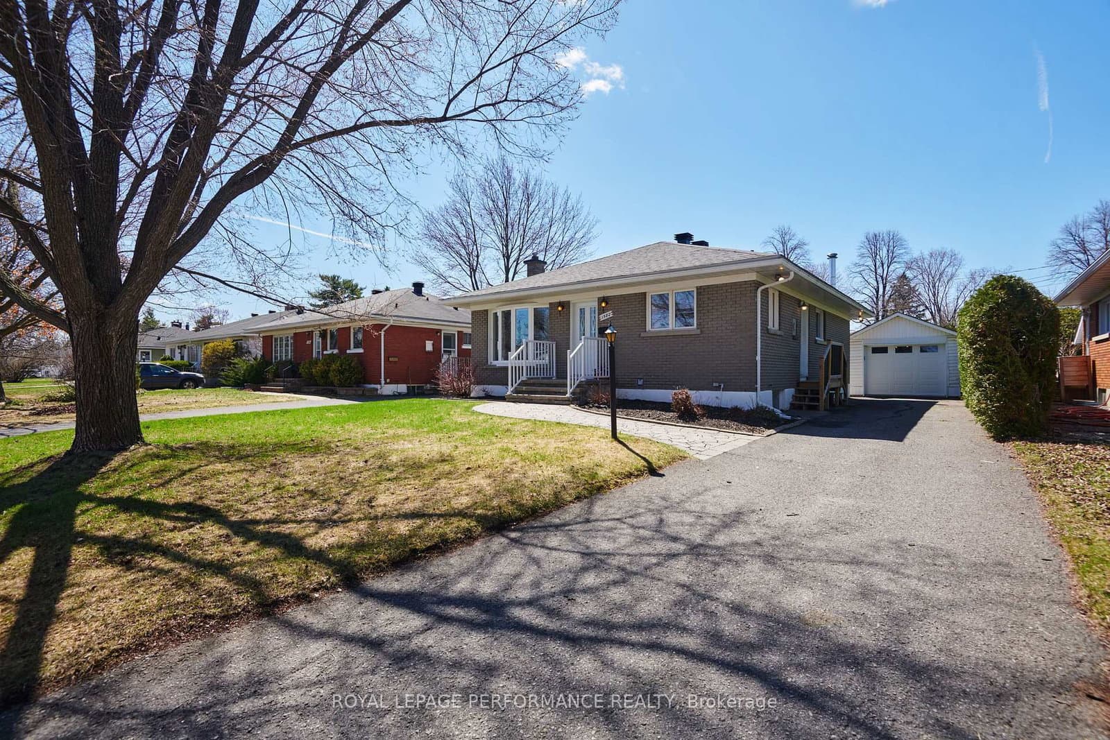 1582 Digby Street, Ottawa, ON — photo 2