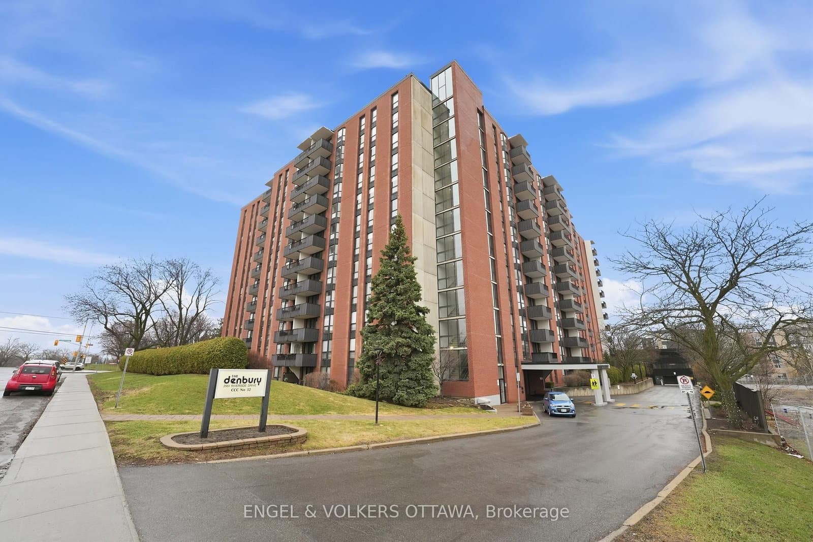 301 - 2951 Riverside Drive, Ottawa, ON