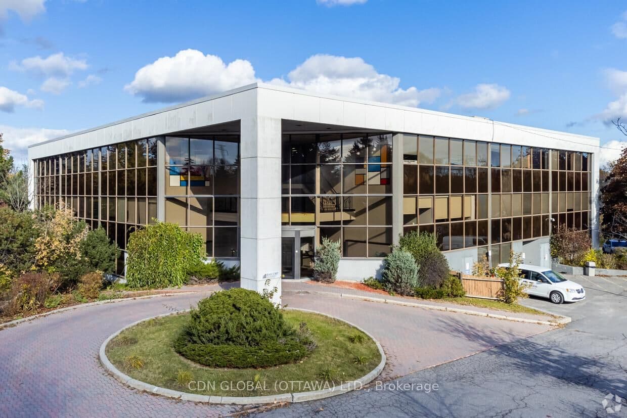 105 - 2255 St Laurent Boulevard, Ottawa, ON