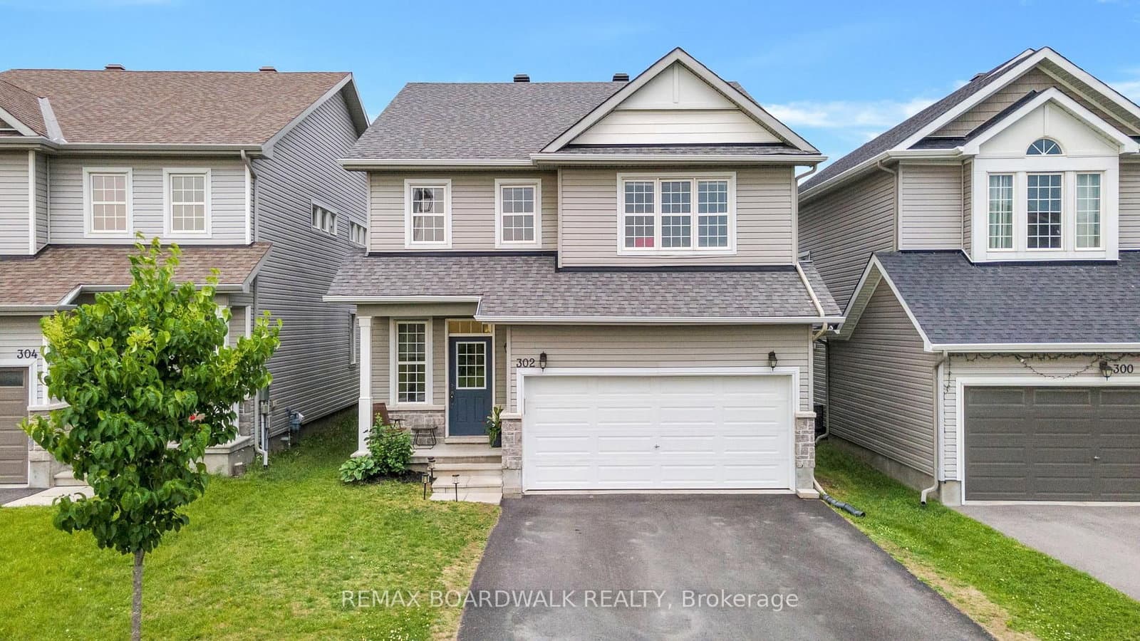 302 Haliburton Heights, Ottawa, ON