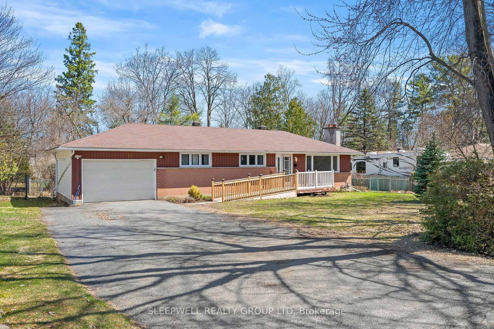 25 Basswood Avenue, Stittsville, ON — photo 2