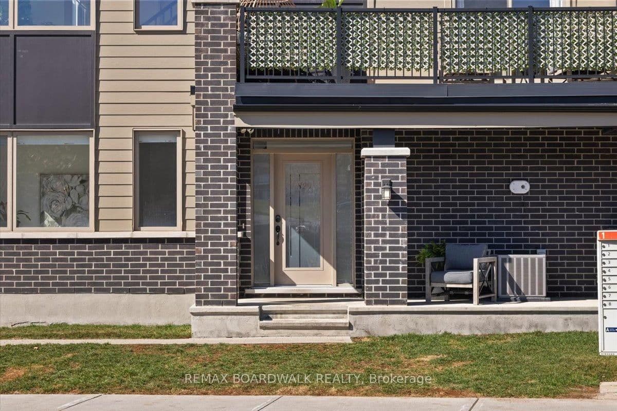 829 Kiniw Private, Ottawa, ON — photo 2