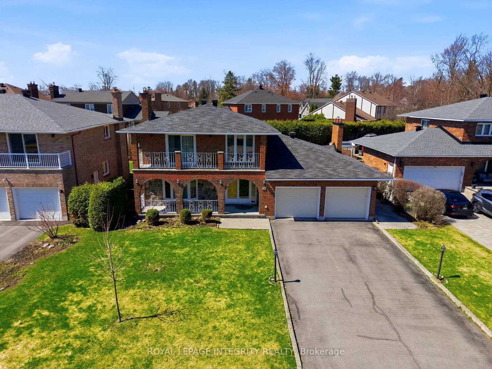 10 Parmalea Crescent, Ottawa, ON — photo 2