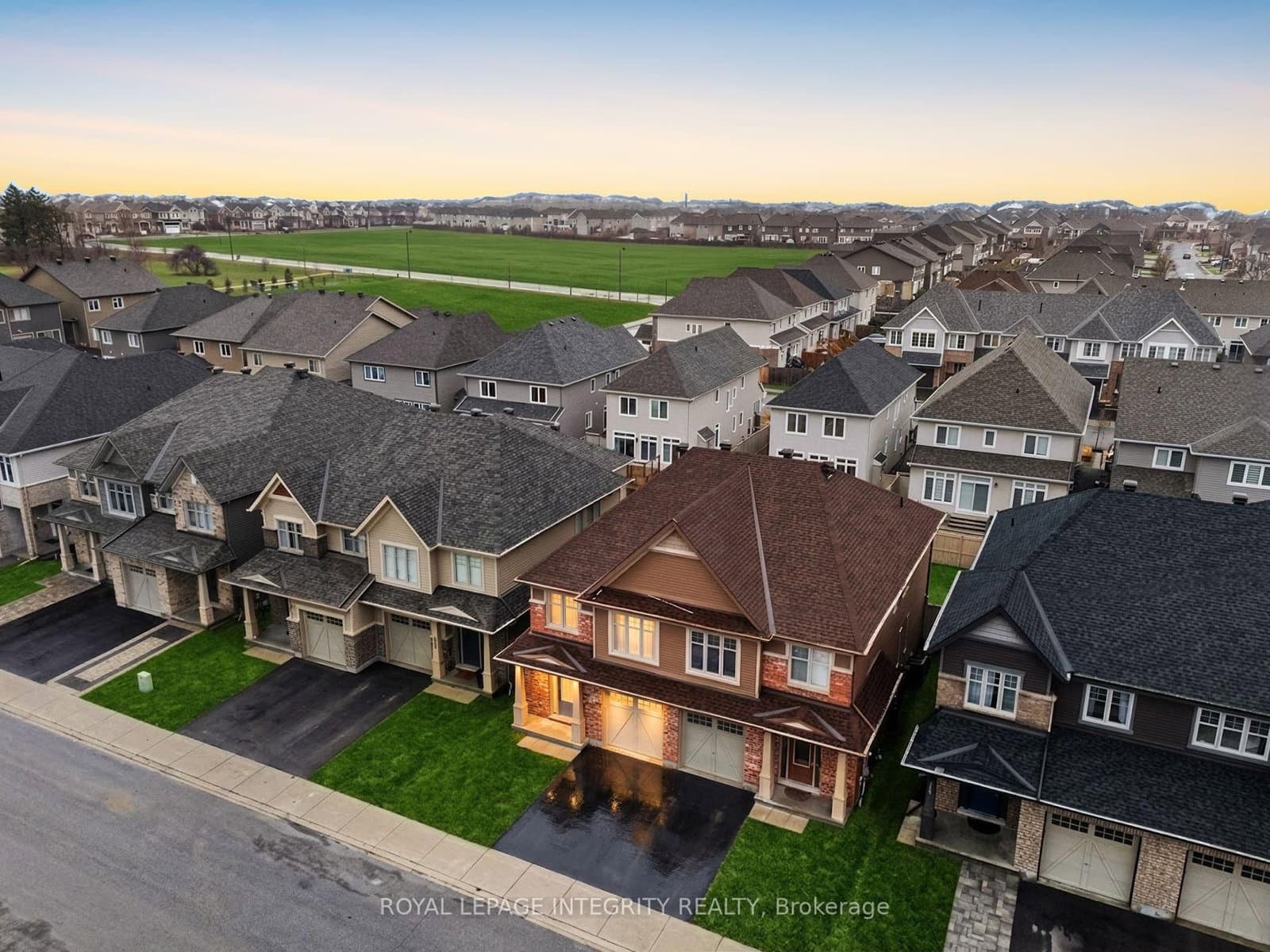 821 Indica Street, Ottawa, ON — photo 2