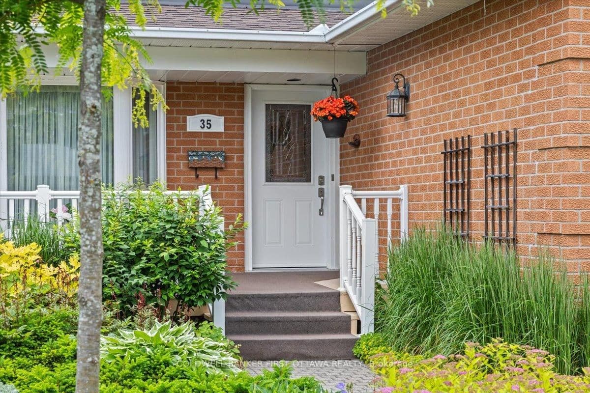 35 Dressler Drive, Kanata, ON — photo 3