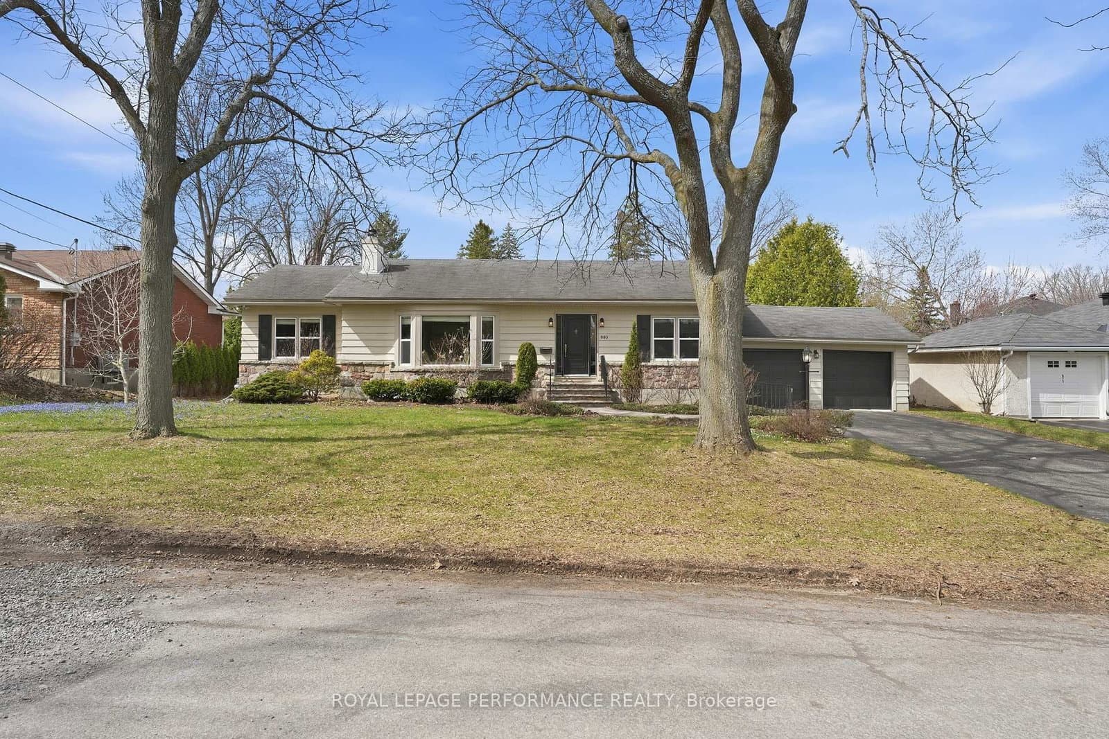 880 Melwood Avenue, Ottawa, ON — photo 2