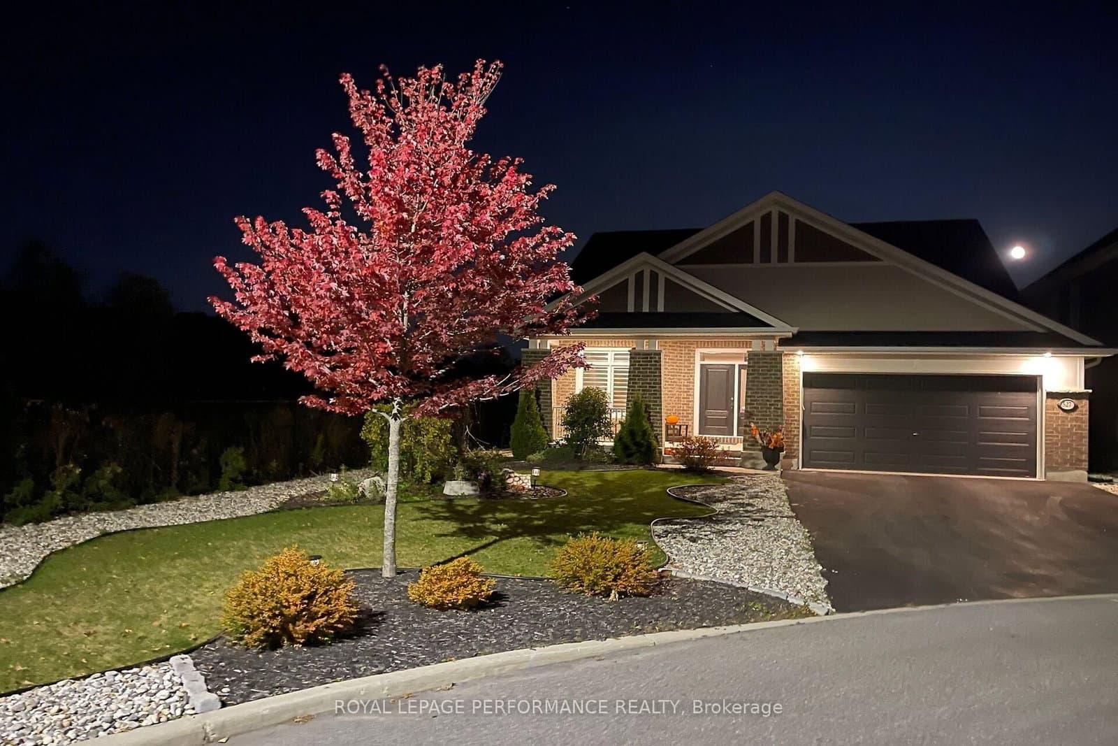 527 Silverbell Crescent, Ottawa, ON — photo 3