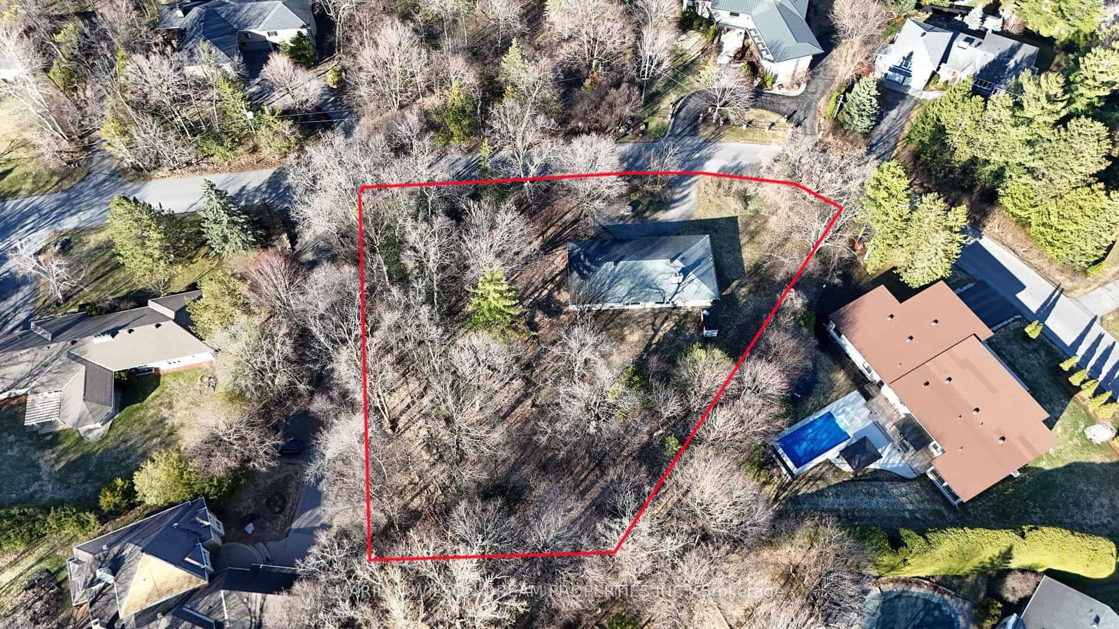 10 Cedar Road, Gloucester, ON