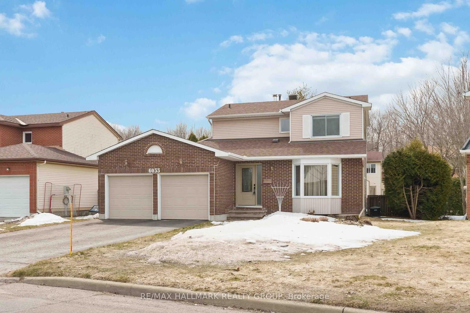 6033 Meadowglen Drive, Orleans, ON — photo 2