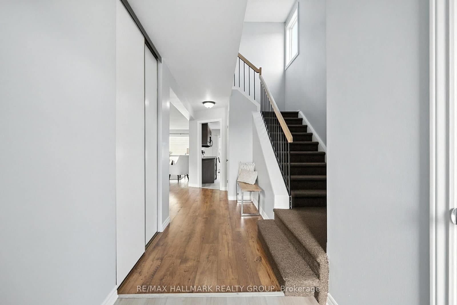 55 Fair Oaks Crescent, Ottawa, ON — photo 2