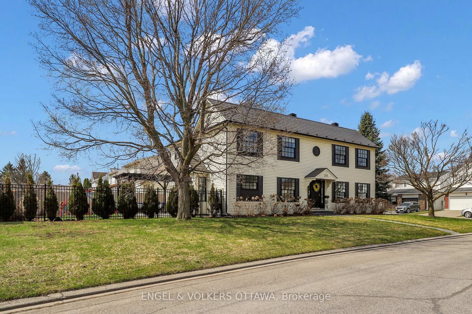 30 Birkett Street, Ottawa, ON — photo 2