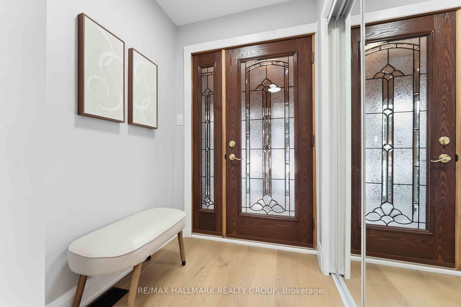 19 Kingsford Crescent, Ottawa, ON — photo 2