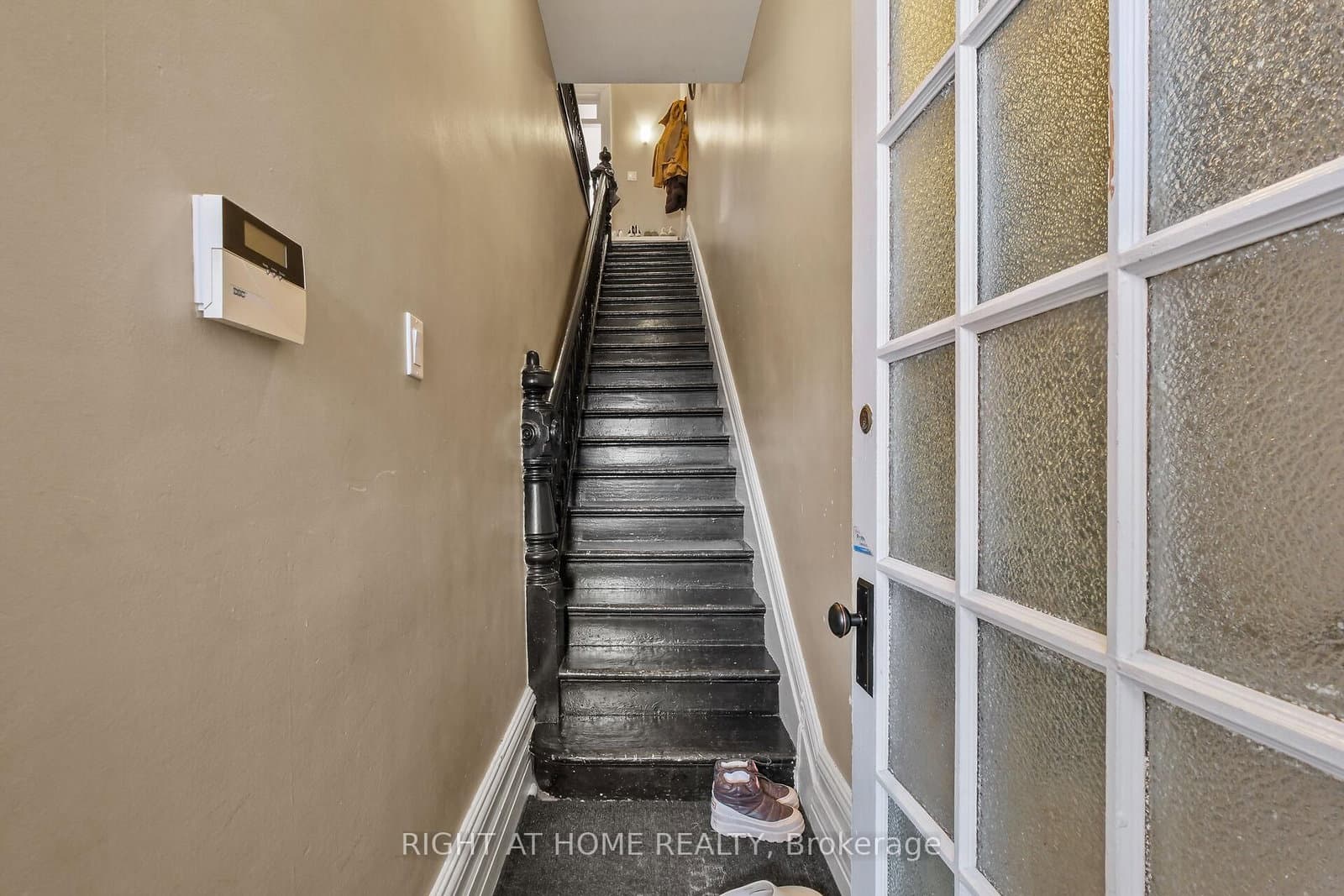 93 Gilmour Street, Ottawa, ON — photo 2