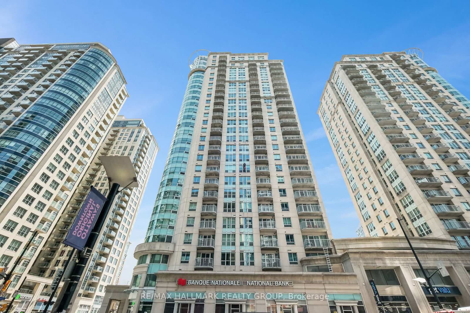 2404 - 234 Rideau Street, Ottawa, ON — photo 2