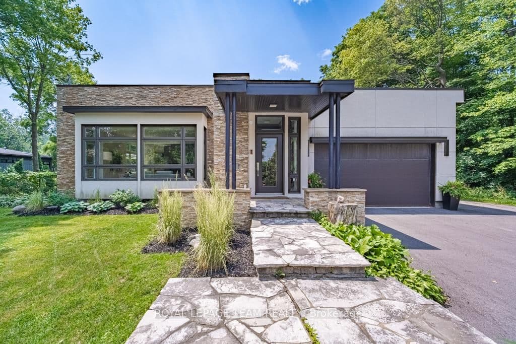 17 KAYMAR Drive, Ottawa, ON