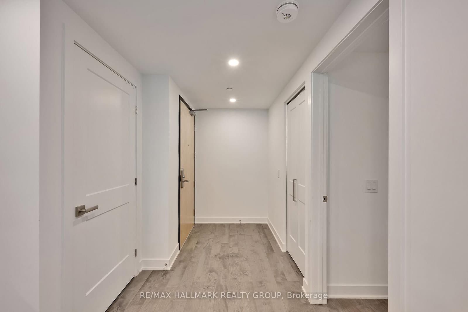 801 - 340 Queen Street, Ottawa, ON — photo 2