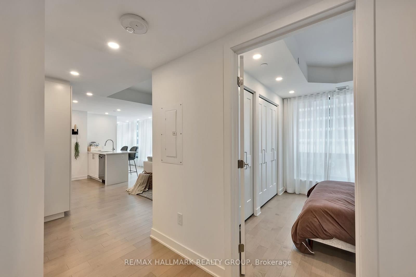 906 - 340 Queen Street, Ottawa, ON — photo 3