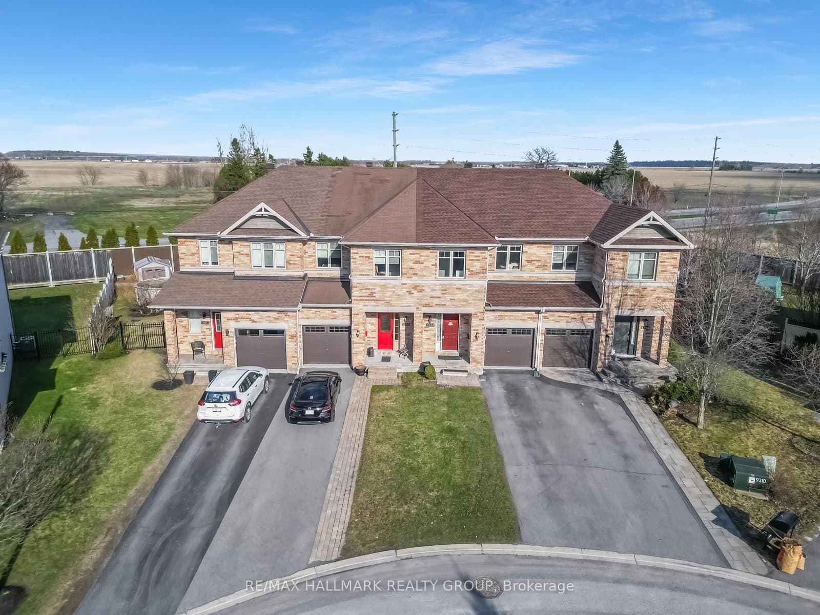 1998 Pennyroyal Crescent, Orleans, ON — photo 2