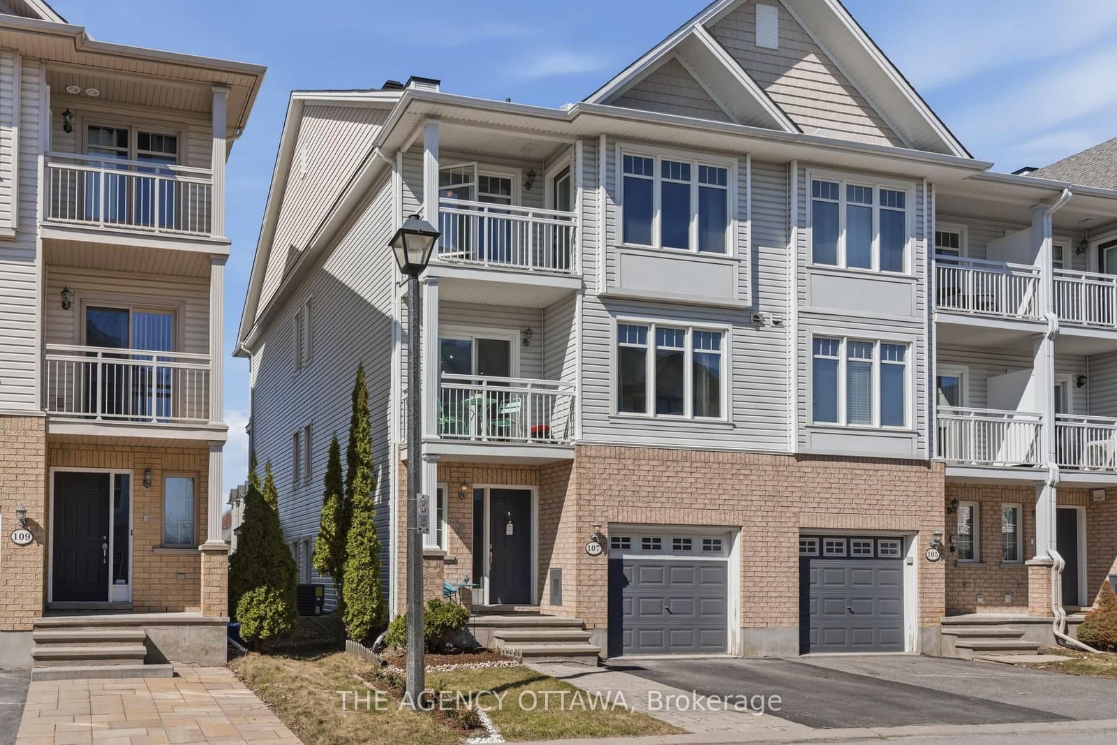 107 Caithness Private, Orleans, ON — photo 2