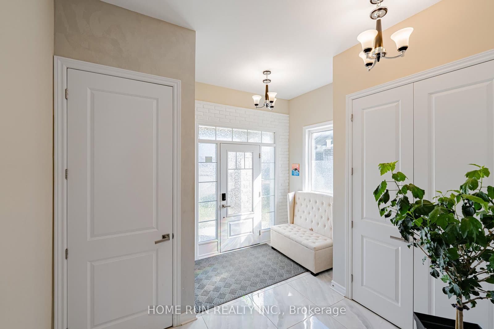 110 Discovery Crescent, Ottawa, ON — photo 2