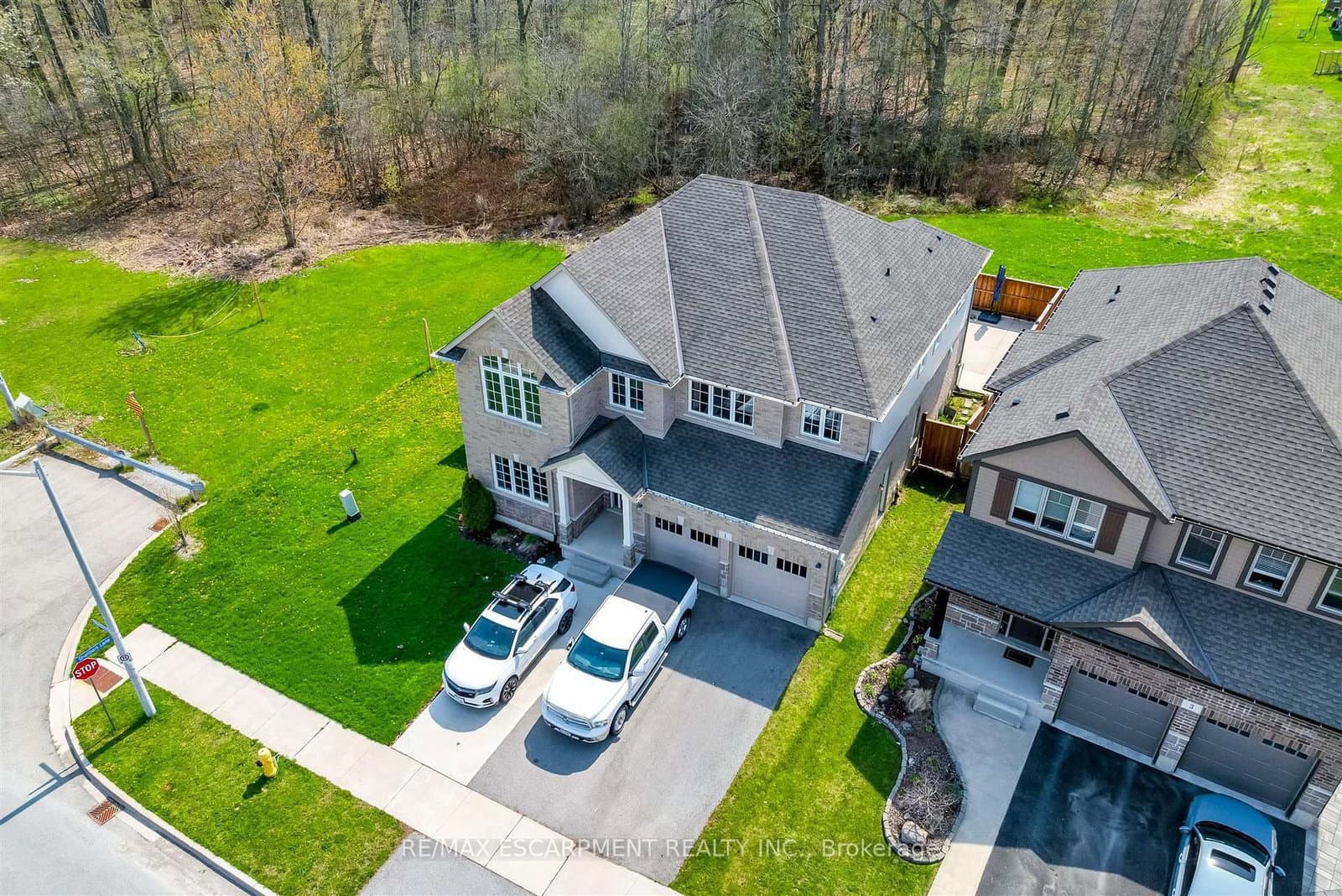 1 Elderberry Road, Thorold, ON — photo 2