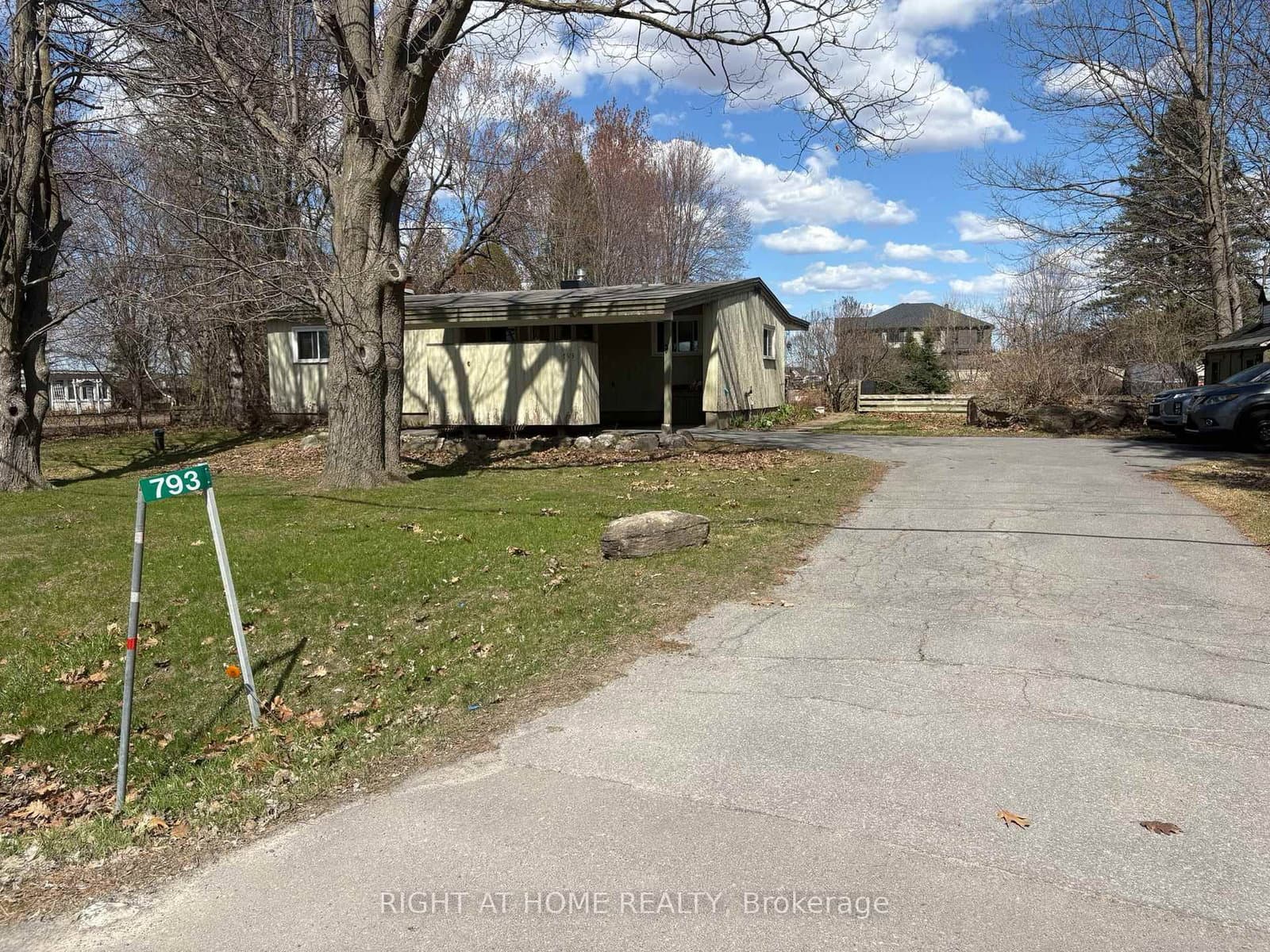 793 River Road, Manotick, ON