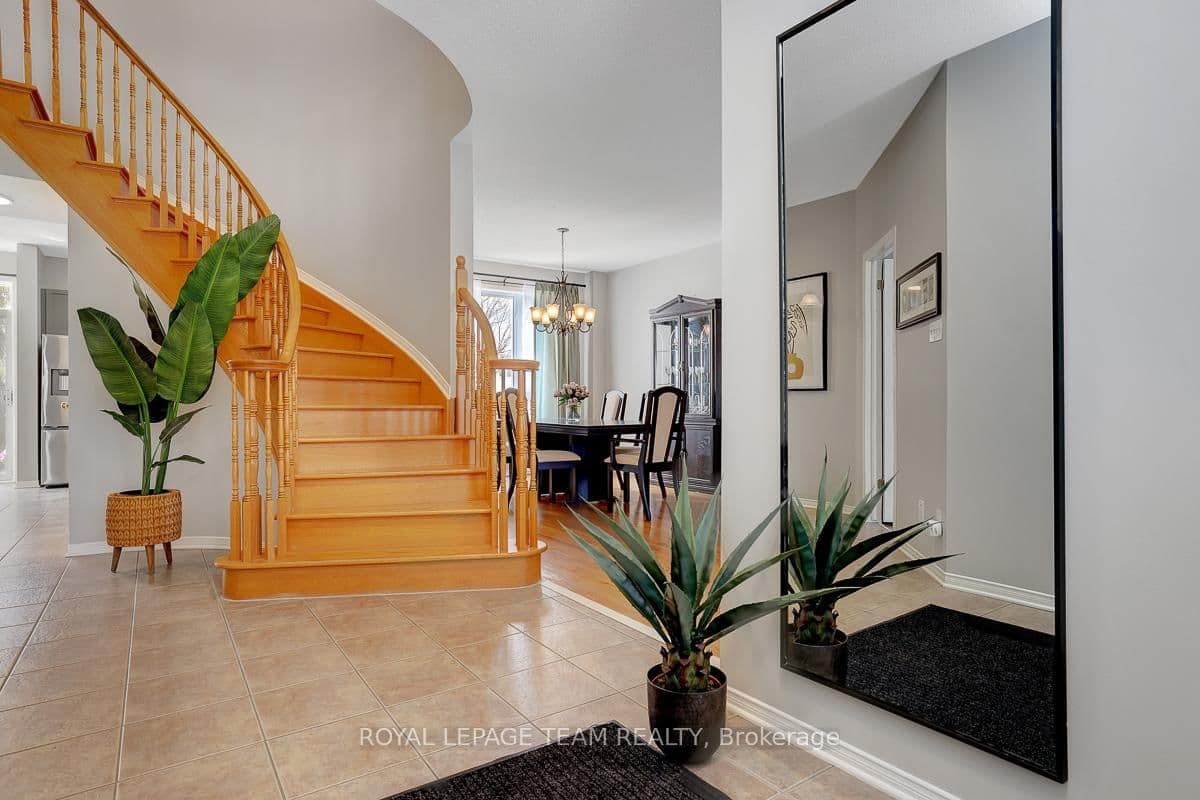 39 Crosspointe Avenue, Ottawa, ON — photo 2