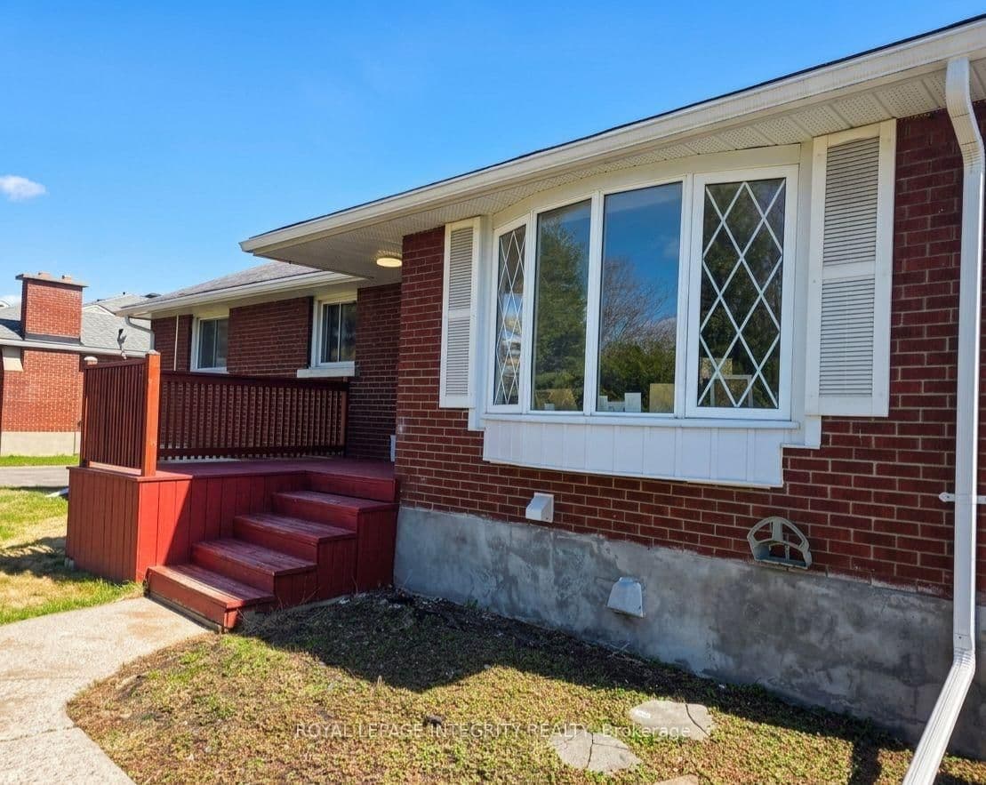 176 Oakridge Boulevard, Ottawa, ON — photo 2