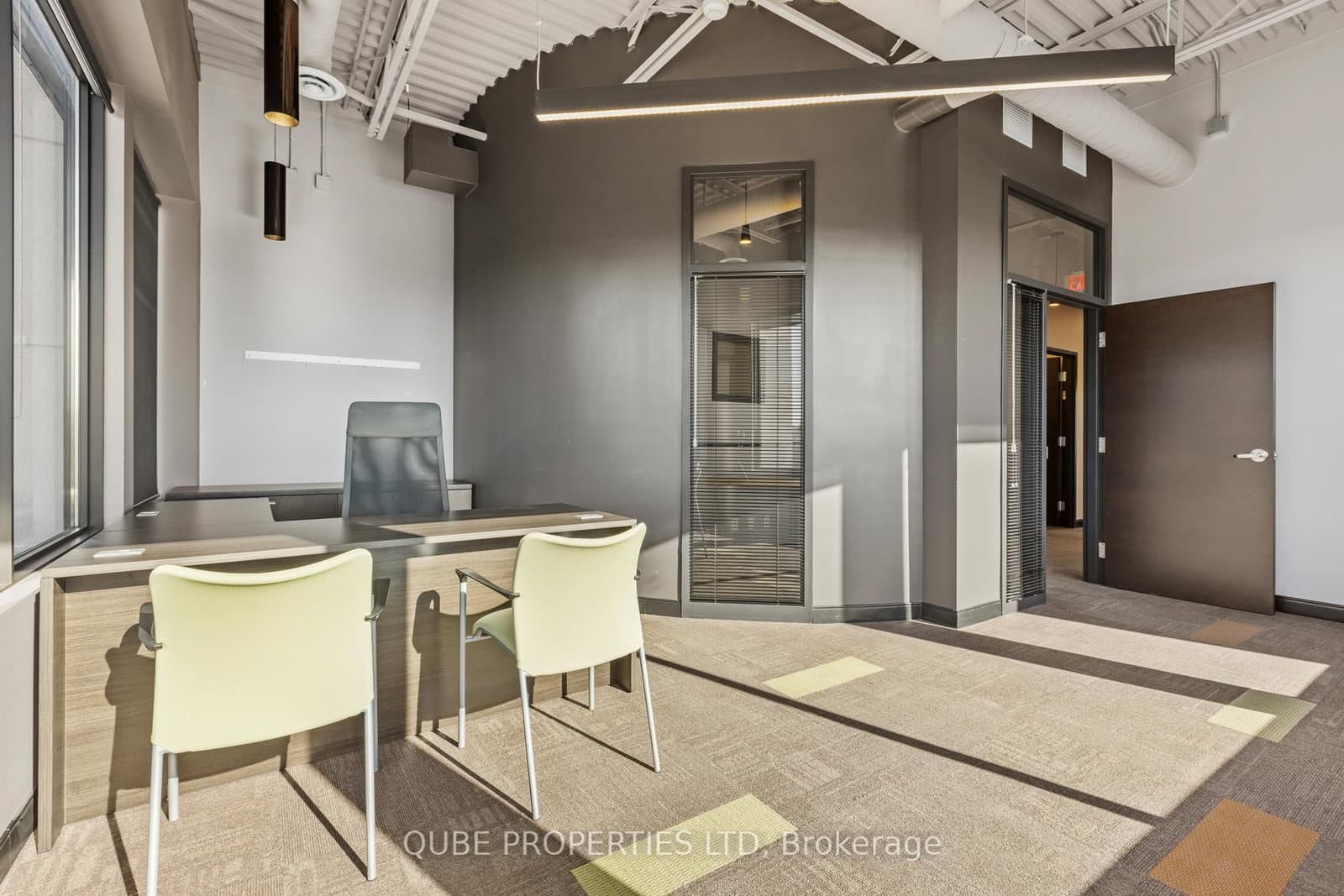 302-306 - 2310 St Laurent Boulevard, Ottawa, ON — photo 2