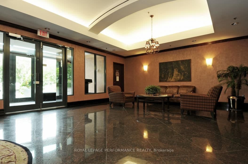 704 - 570 Laurier Avenue, Ottawa, ON — photo 2