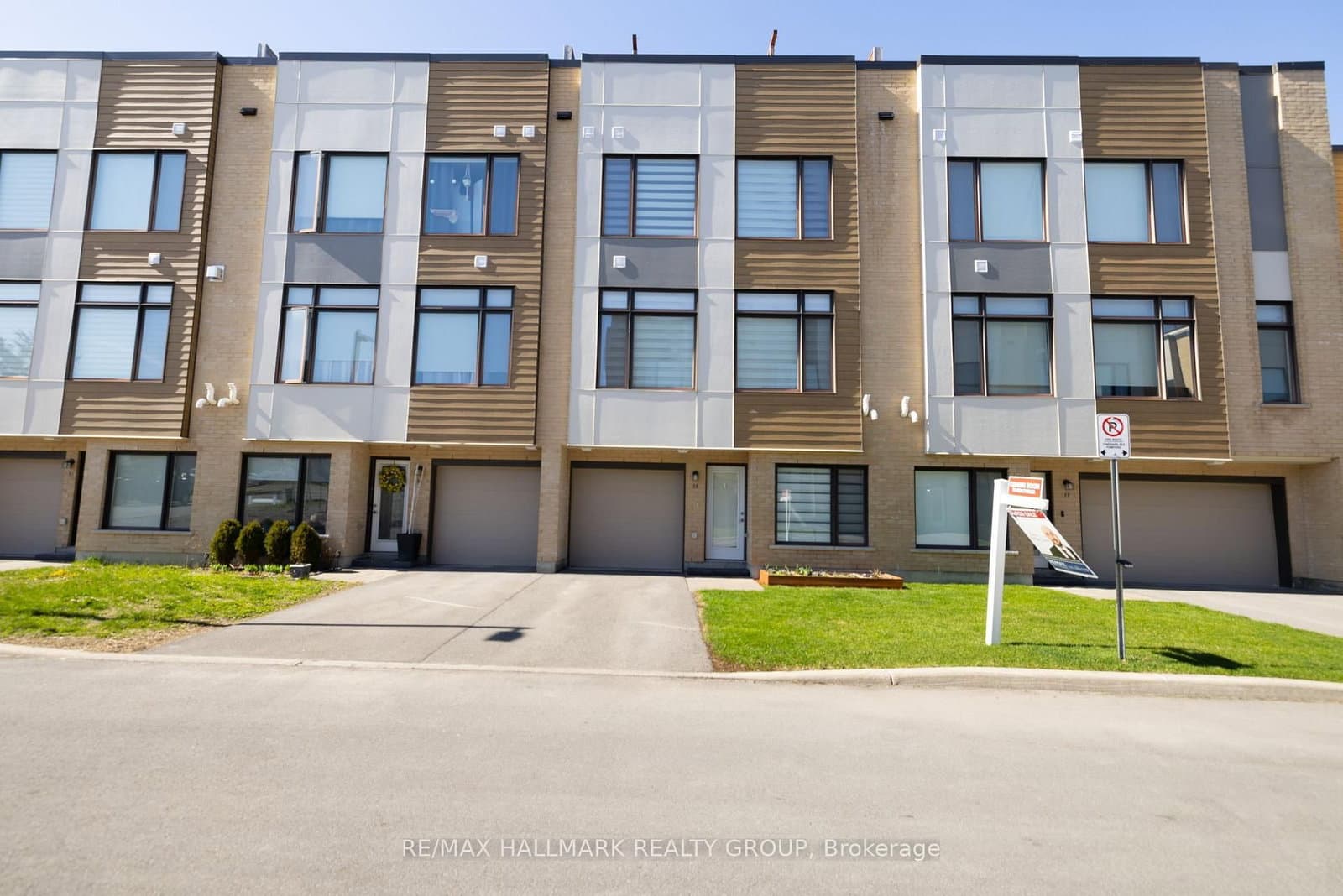 55 Cherry Blossom Private Private, Ottawa, ON