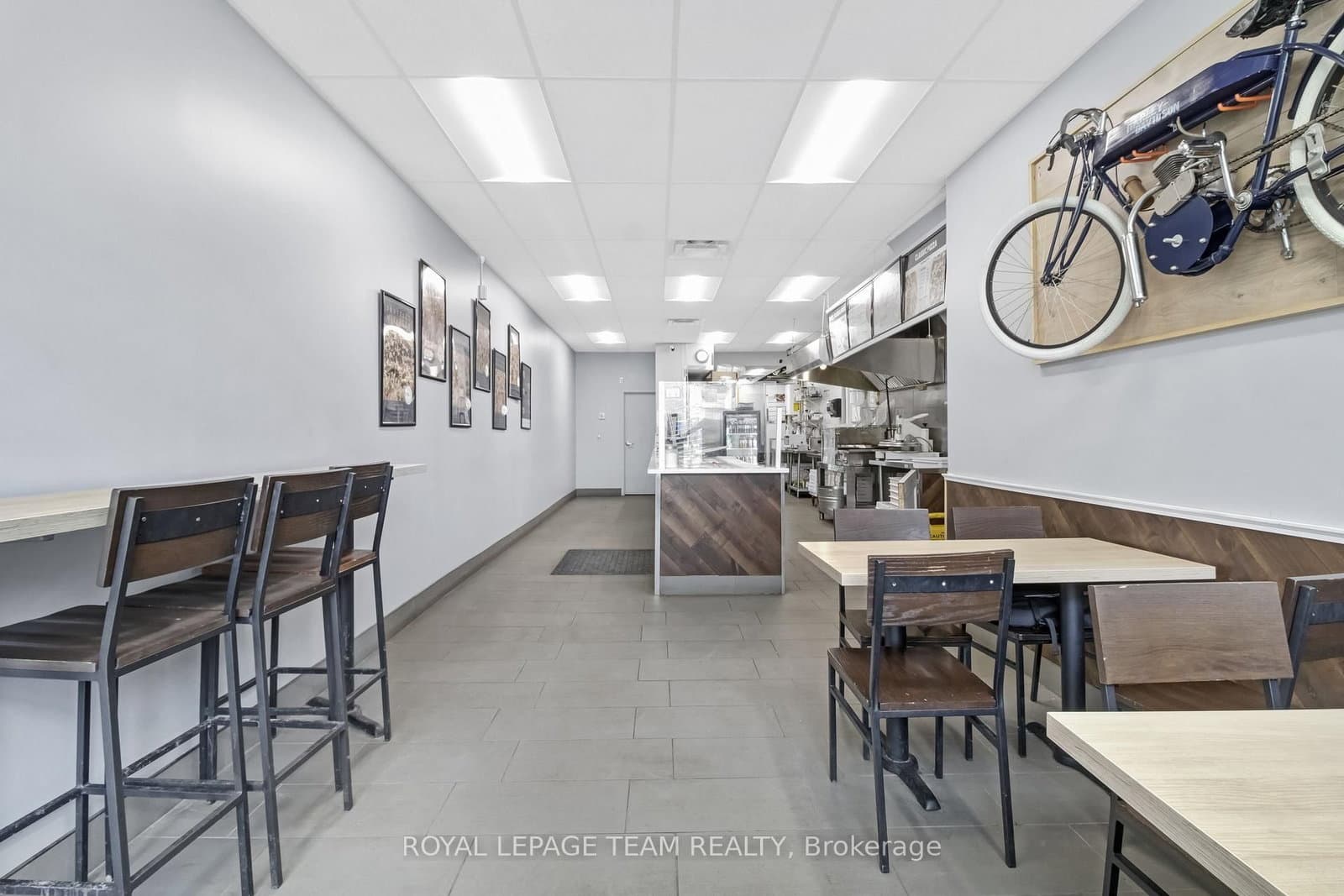 218 Laurier Avenue, Ottawa, ON — photo 3