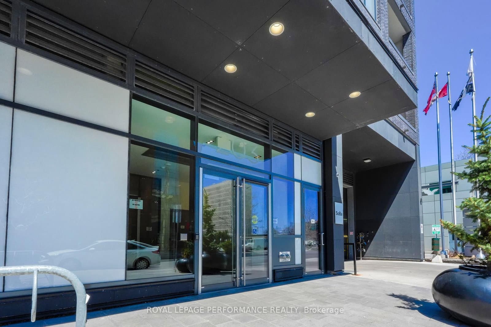 1704 - 203 Catherine Street, Ottawa, ON — photo 2