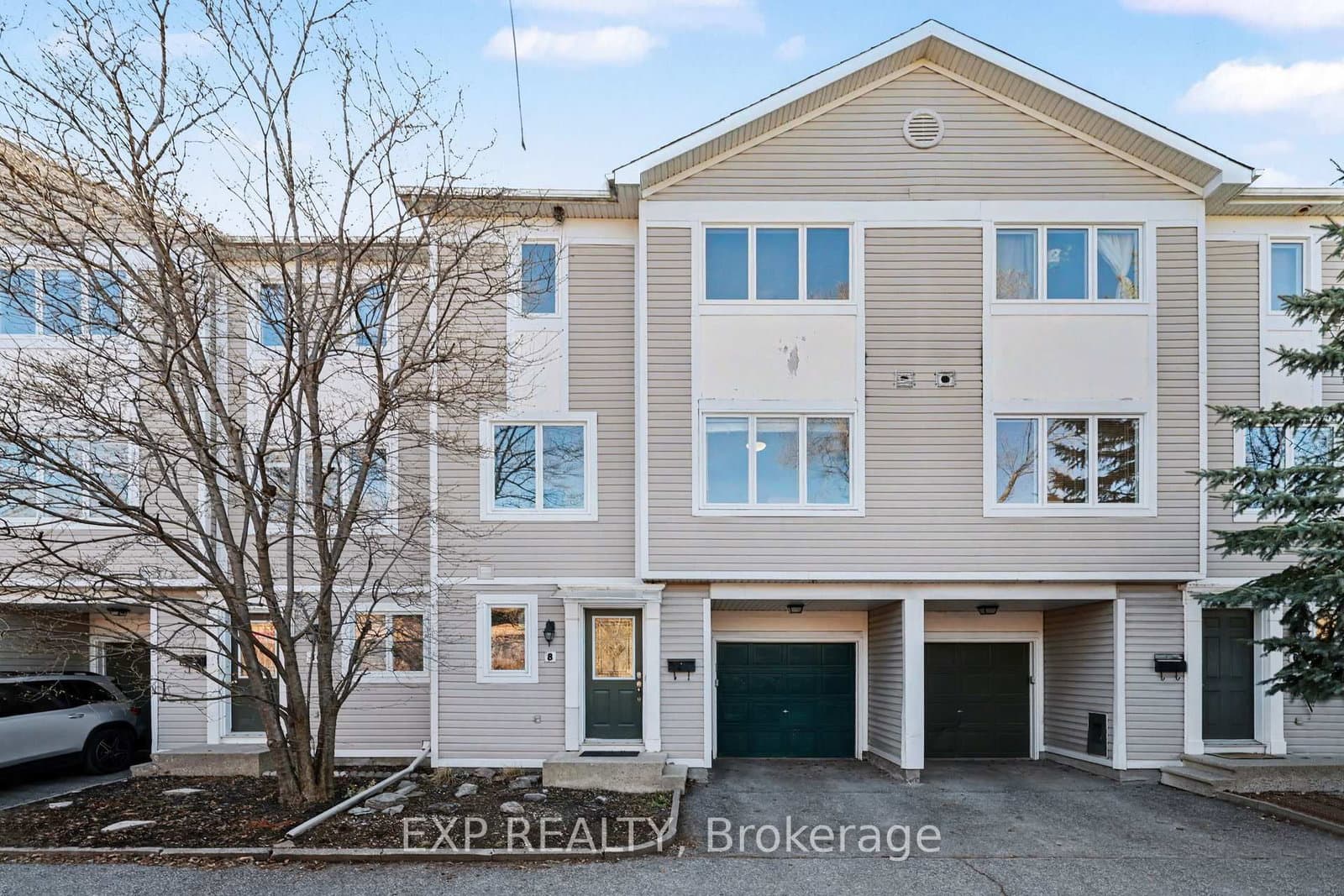 8 Barnaby Private, Ottawa, ON