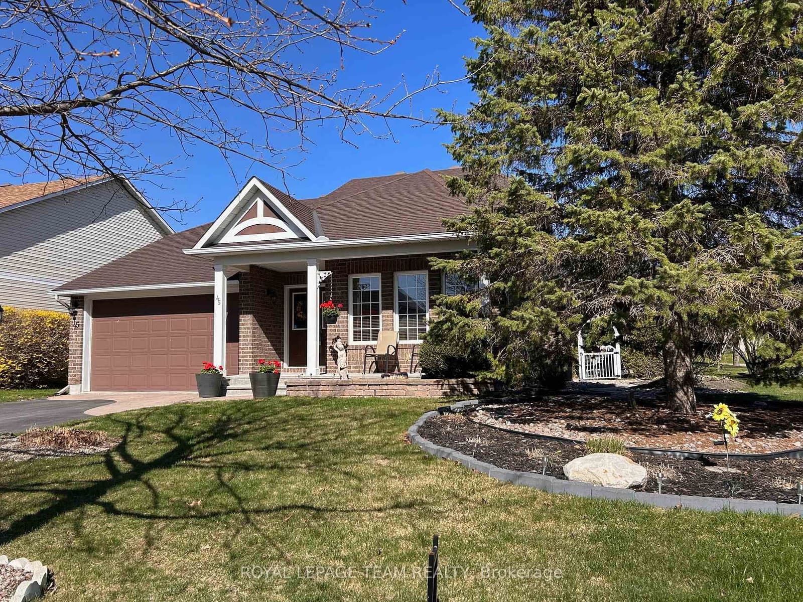 45 Burnstead Crescent, Ottawa, ON — photo 2